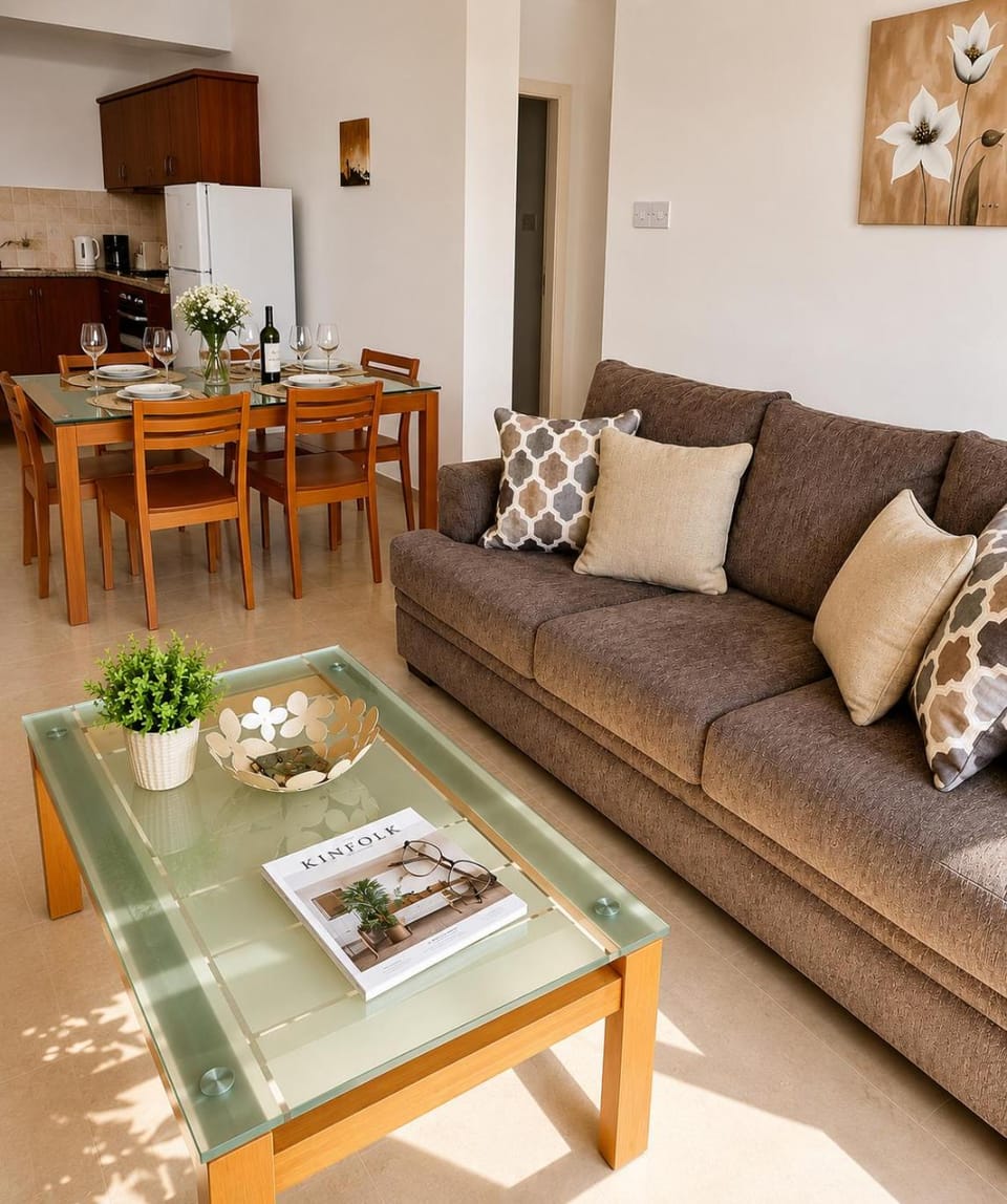 Dining area, internet, kitchen