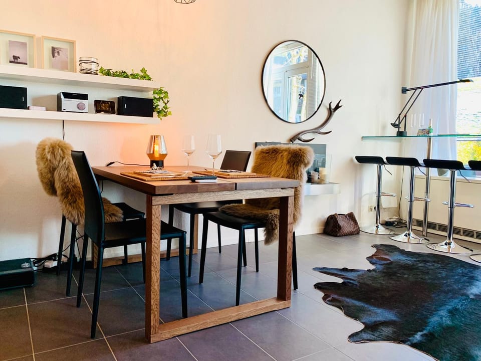 Living room, Seating area, Dining area