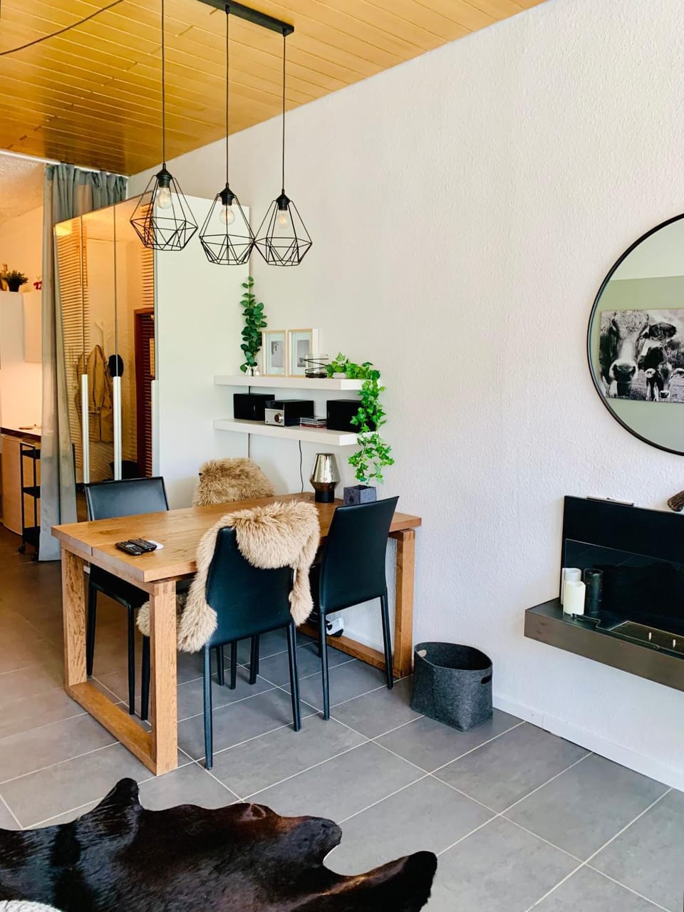 Living room, Dining area