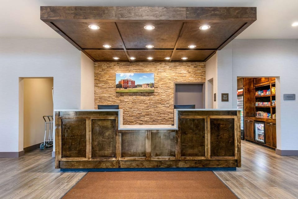 Lobby or reception, On site