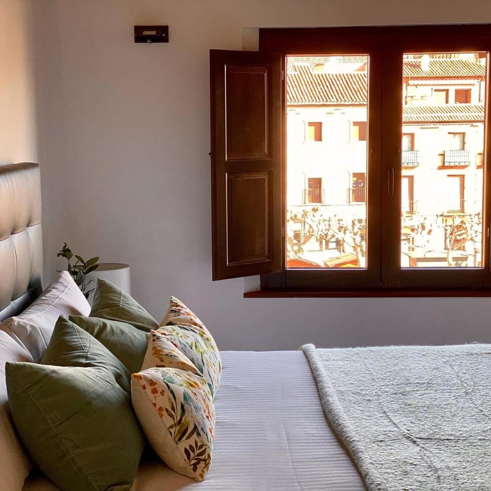 View (from property/room), Photo of the whole room, Bedroom