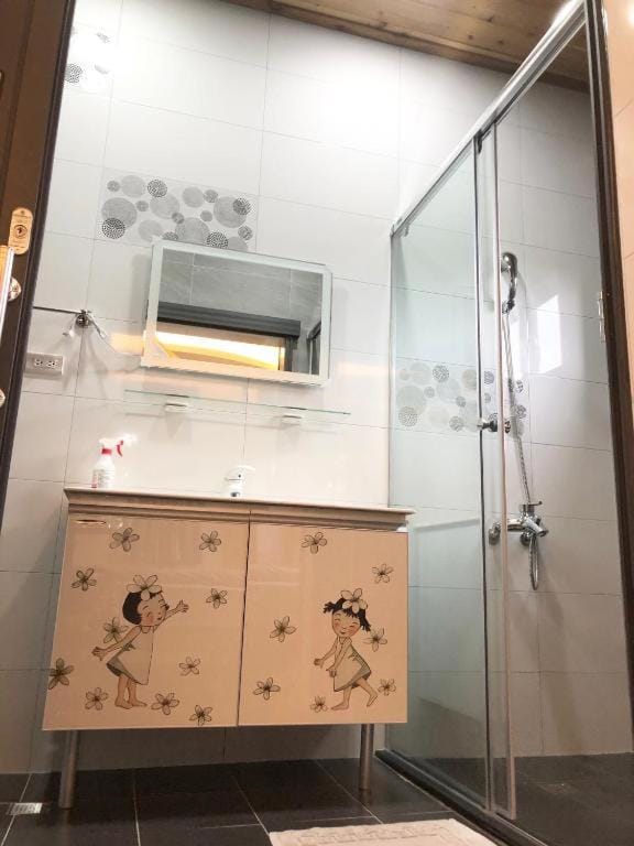 Shower, Bathroom