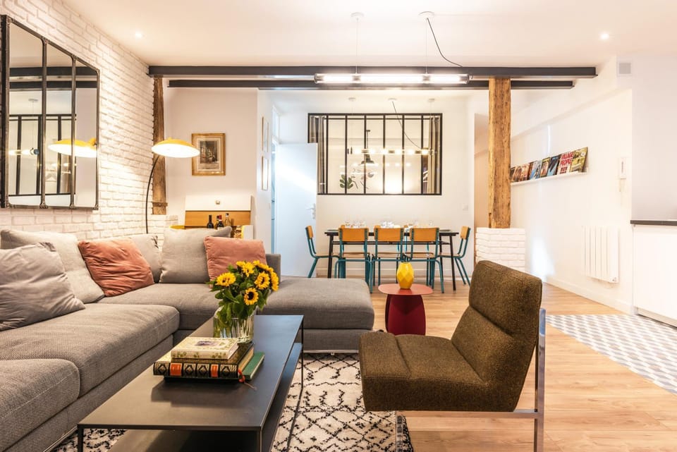 Living room, Seating area, Dining area