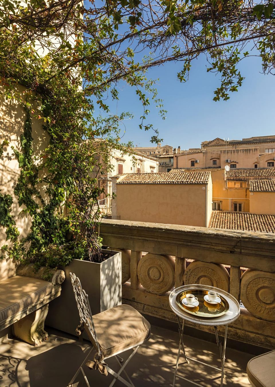Balcony/Terrace, Other, Decorative detail, Food