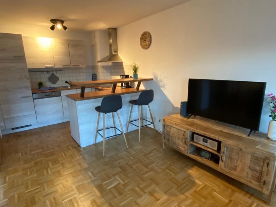 TV and multimedia, Kitchen or kitchenette, Living room, Dining area