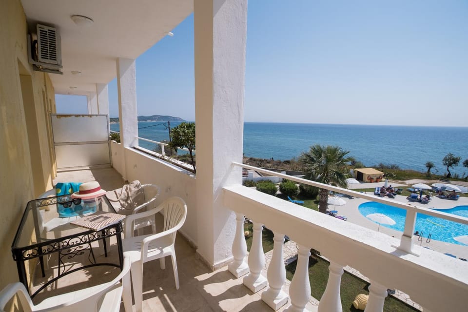 View (from property/room), Balcony/Terrace, Sea view