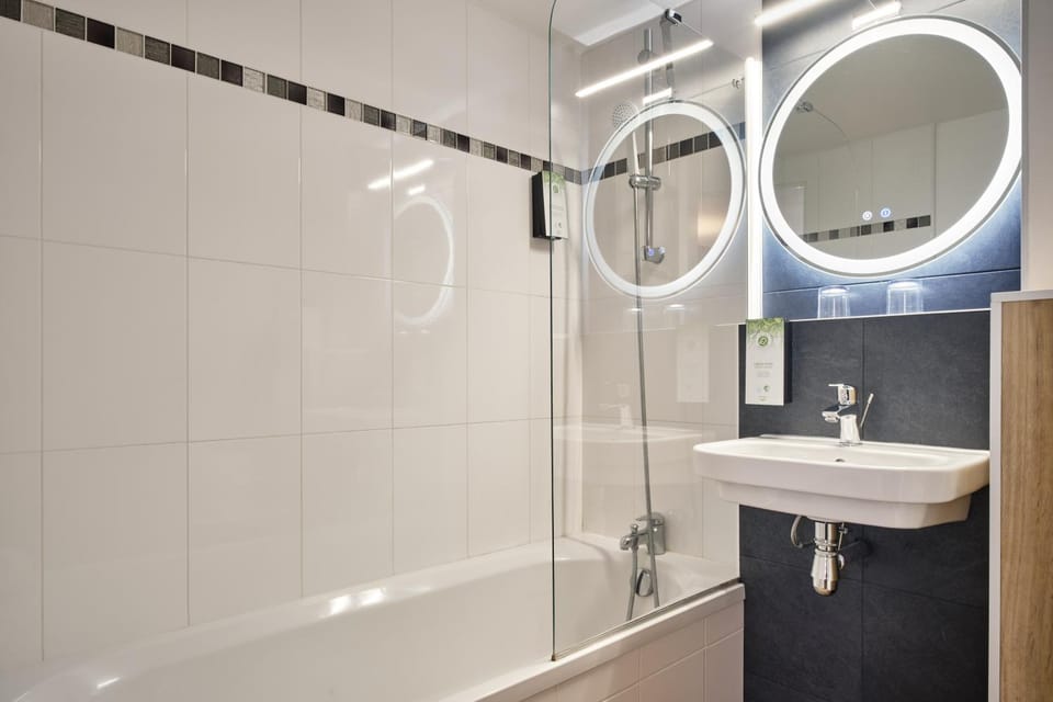 Bathroom, Bath