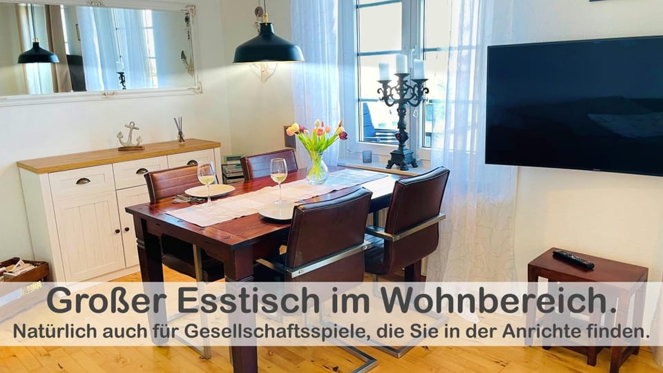 Dining area, Food
