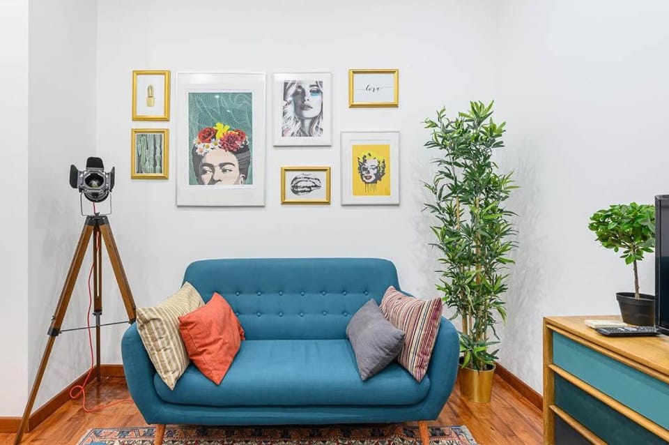 Living room, Seating area
