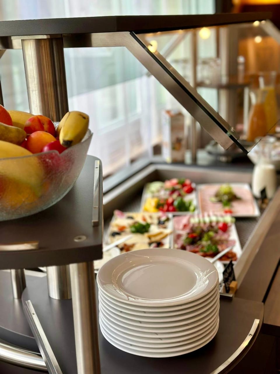 Restaurant/places to eat, Breakfast, Buffet breakfast