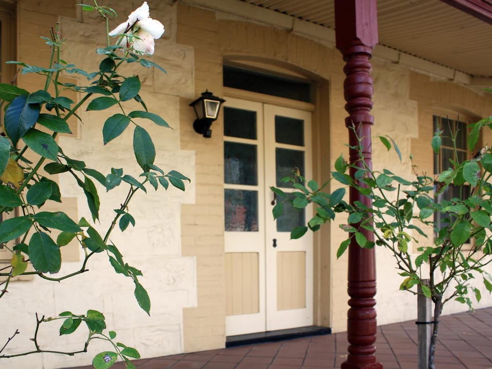 Facade/entrance