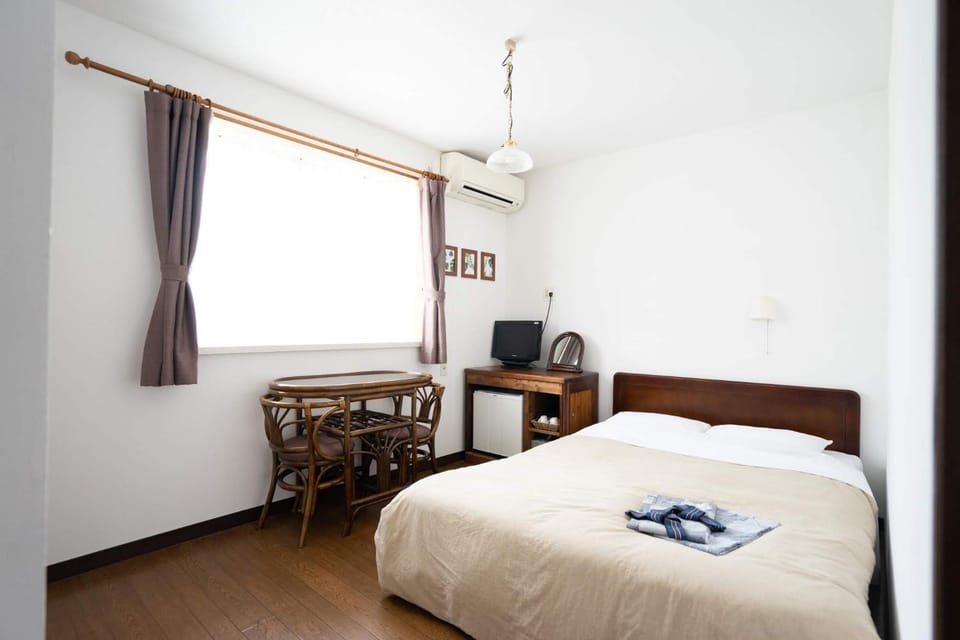 Beach Side Inn Shirahama Bed and Breakfast in Shizuoka Prefecture