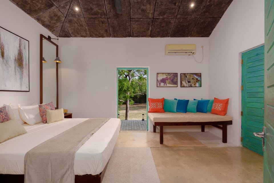 Bed, Photo of the whole room, Bedroom