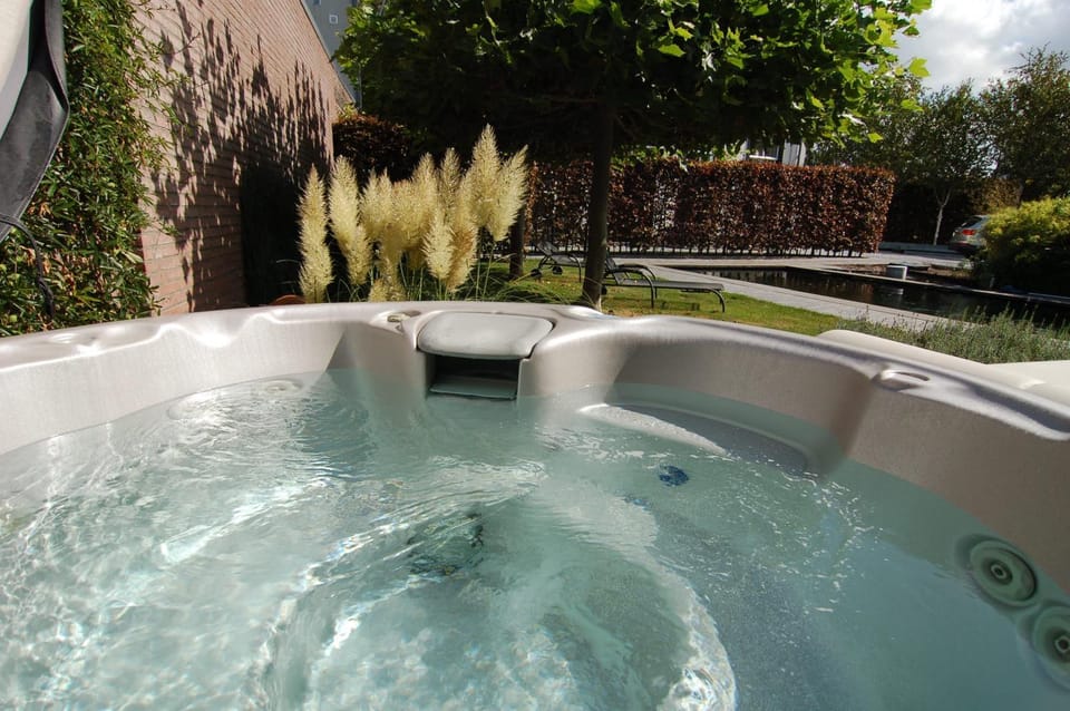 Hot Tub, Hot Tub, Spa and wellness centre/facilities