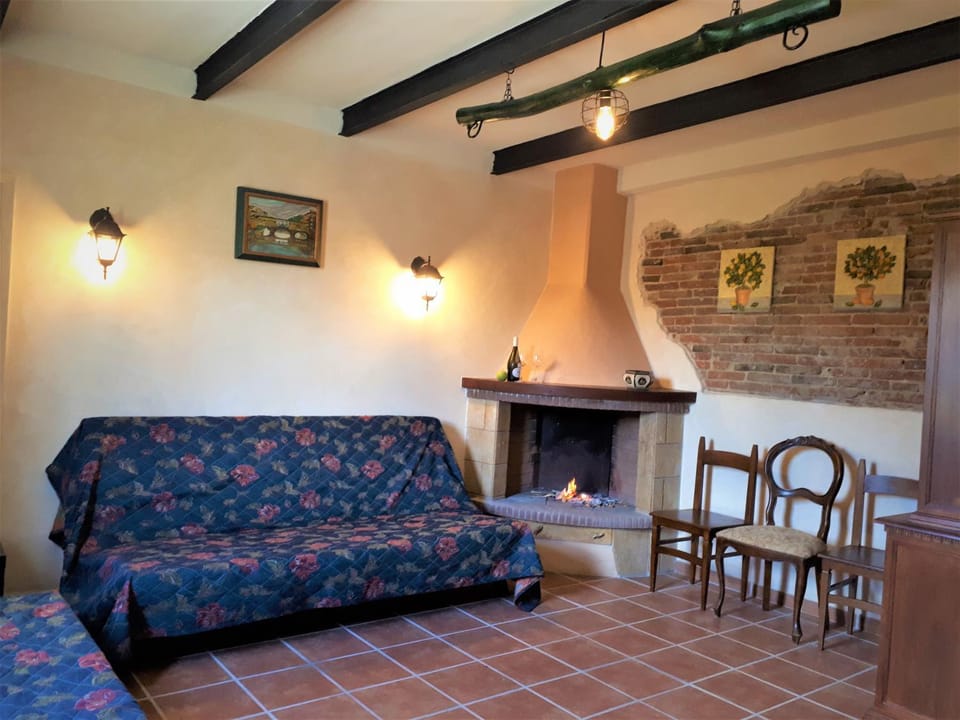 Communal lounge/ TV room, Communal lounge/ TV room