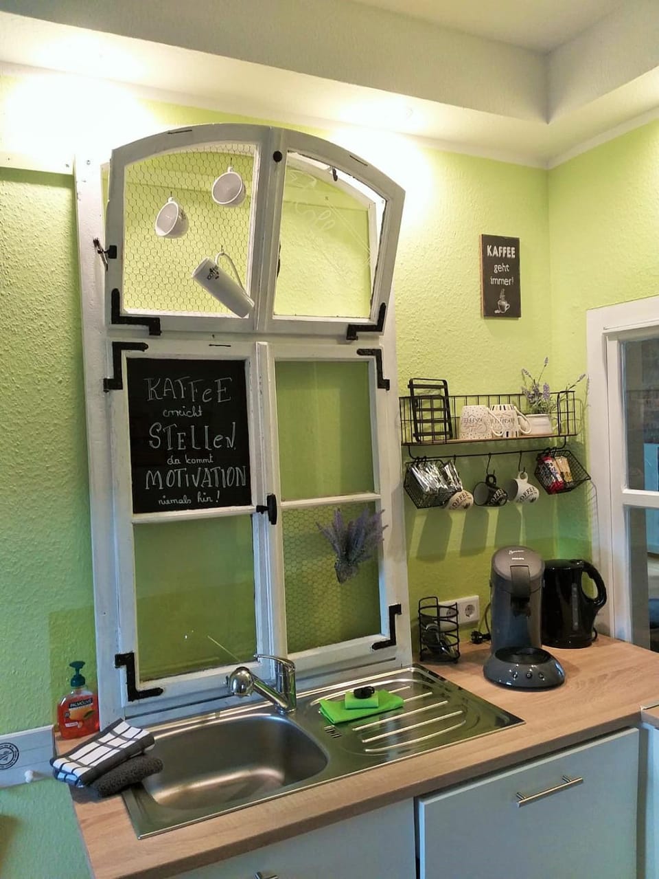 Coffee/tea facilities, Kitchen or kitchenette