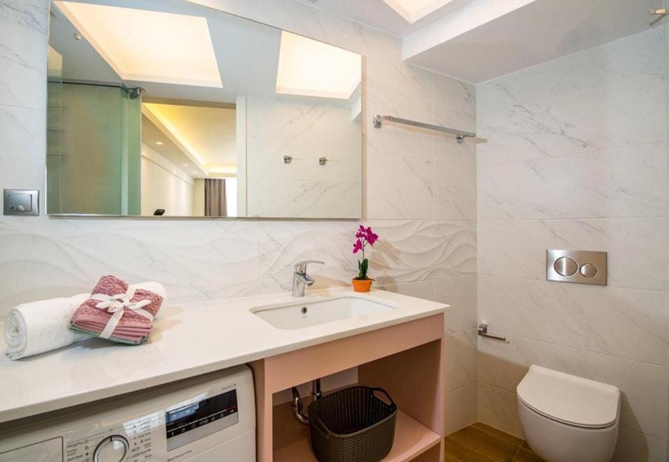 Toilet, Bathroom