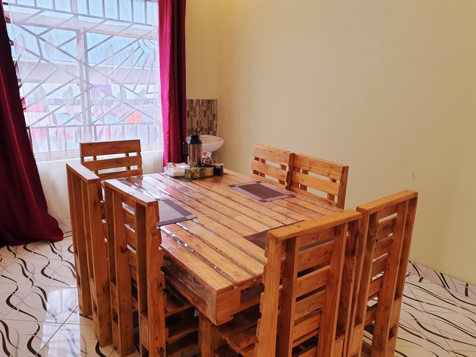 Dining area, Breakfast