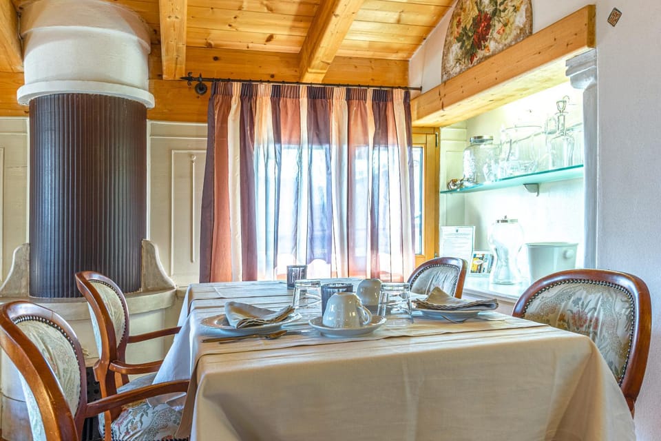 B&B Alla Loggia dell'Imperatore Bed and Breakfast in Levico Terme