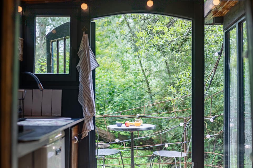 Les Cabanes Des Marais Bed and Breakfast in Hauts-de-France