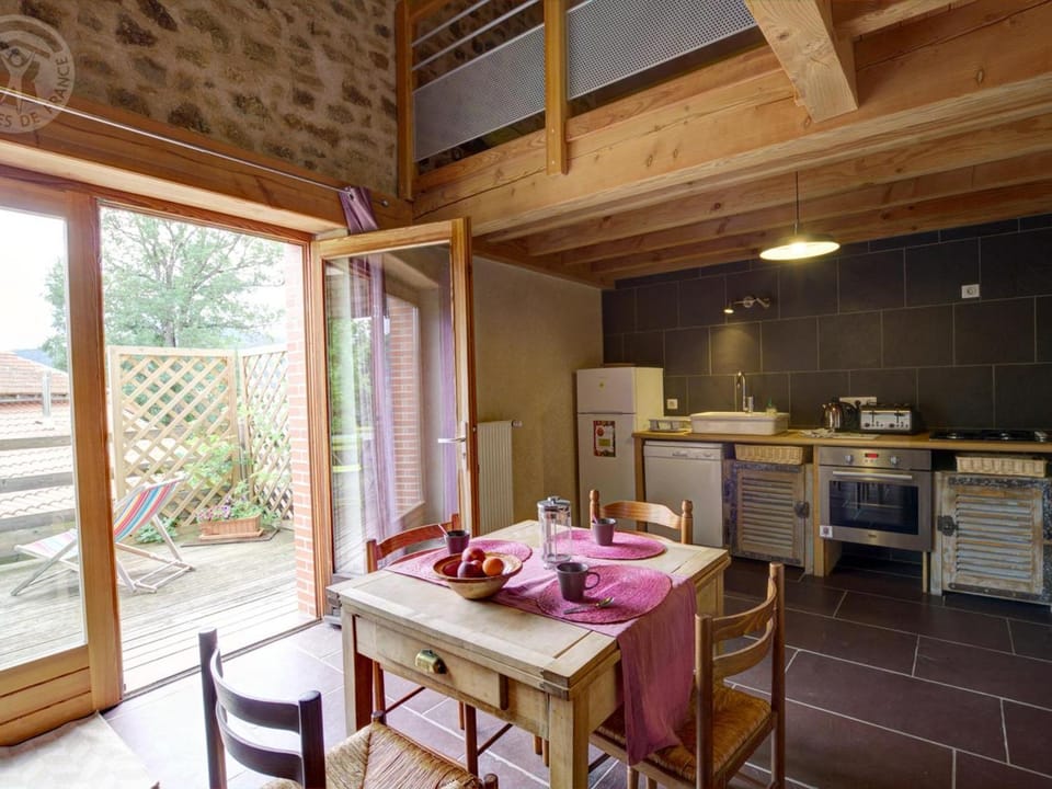 Maison écogîte avec vue campagne - 11 pers. - FR-1-496-185 House in Auvergne-Rhône-Alpes