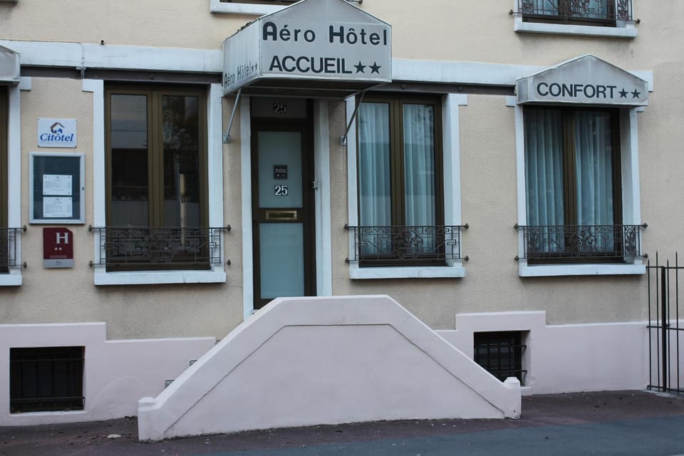 Facade/entrance