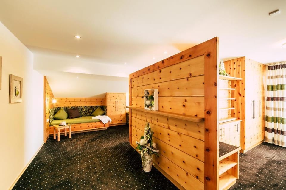 Bedroom, wardrobe