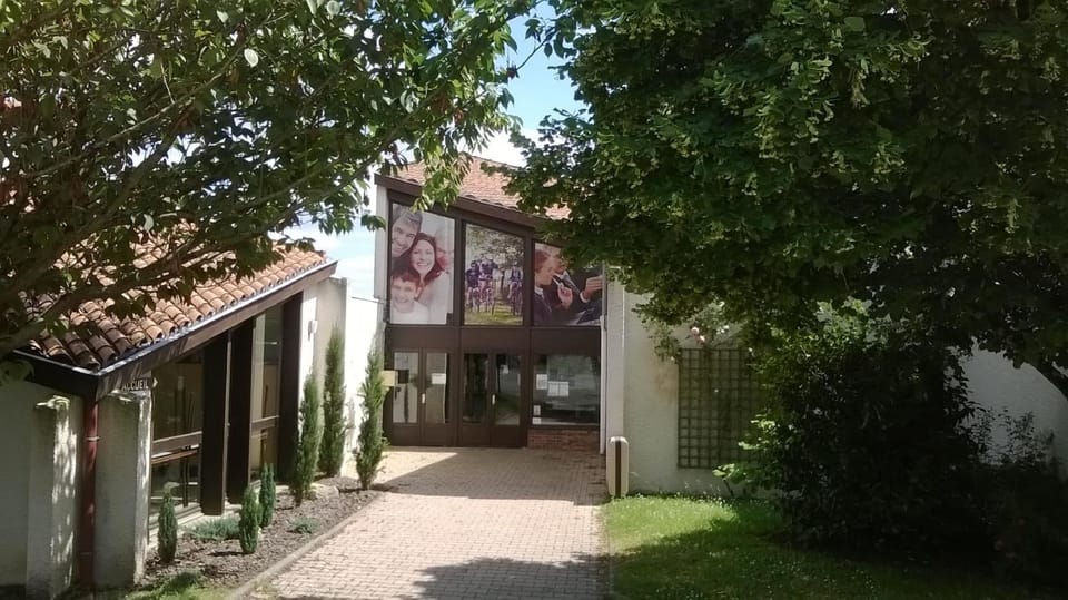 Facade/entrance, Day, Other
