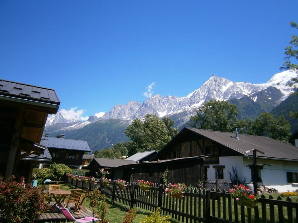 View (from property/room), Balcony/Terrace, Garden view, Garden view, Landmark view, Landmark view, Mountain view, Mountain view