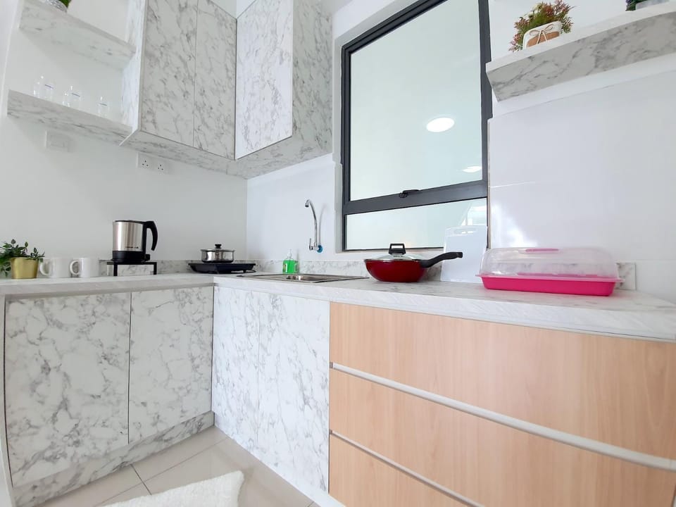 Kitchen or kitchenette, Communal kitchen