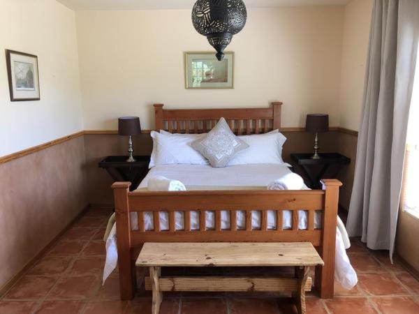 Property building, Bed, Bedroom