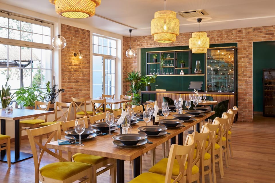 Property building, Restaurant/places to eat, View (from property/room), Food and drinks, Other, Banquet/Function facilities, Decorative detail, On site, Area and facilities, Drinks, Alcoholic drinks, Non alcoholic drinks