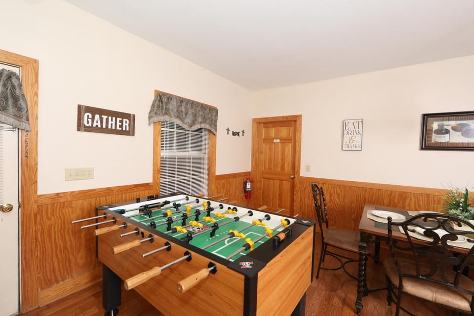 Comfy Chalet with Retreat Atmosphere Chalet in Pigeon Forge