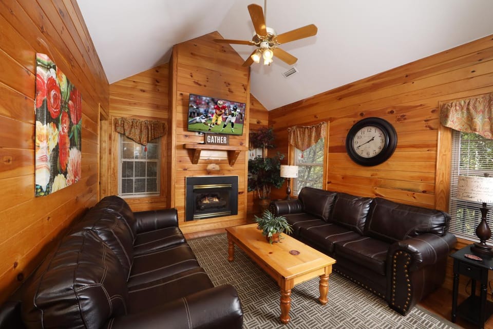Comfy Chalet with Retreat Atmosphere Chalet in Pigeon Forge