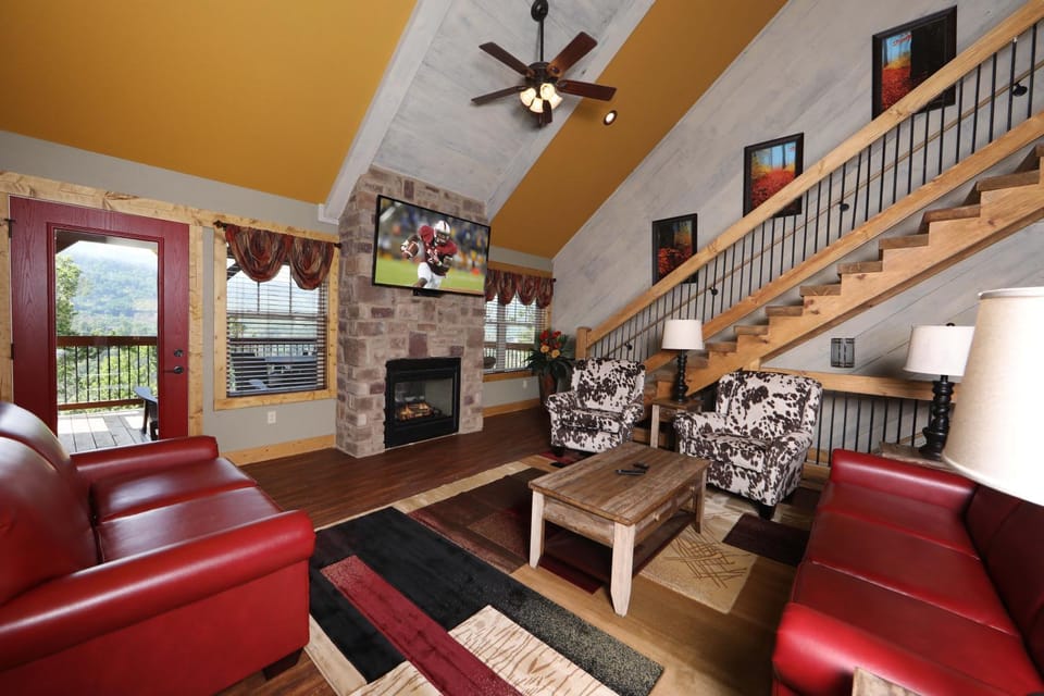 Above It All Cabin with Luxury Amenities and Game Room Cabin in Gatlinburg