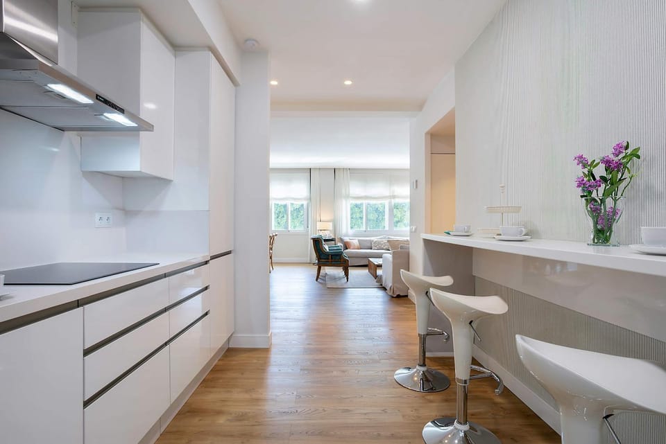 Coffee/tea facilities, Kitchen or kitchenette, Dining area, toaster