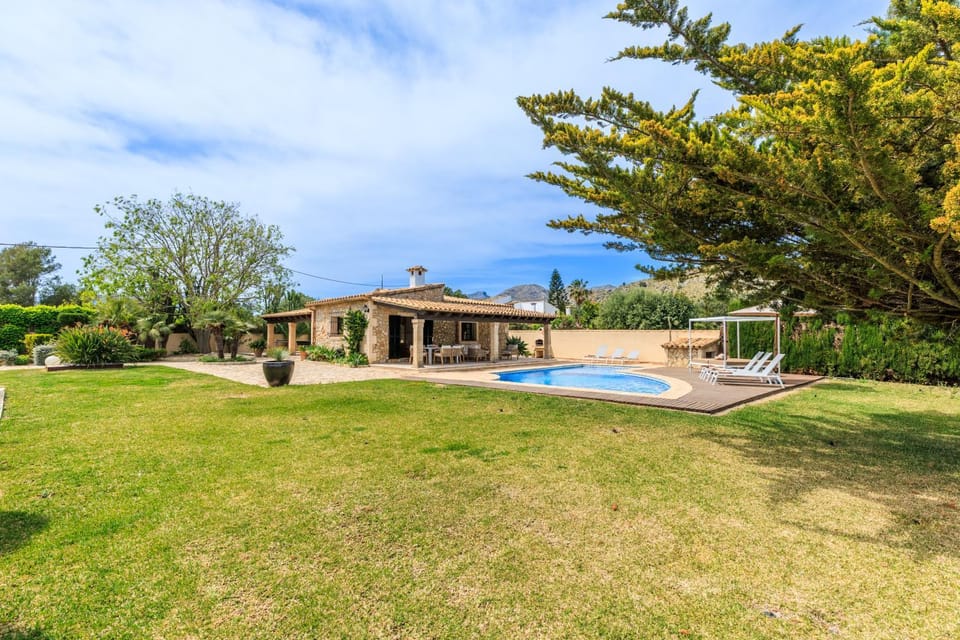 Off site, Garden