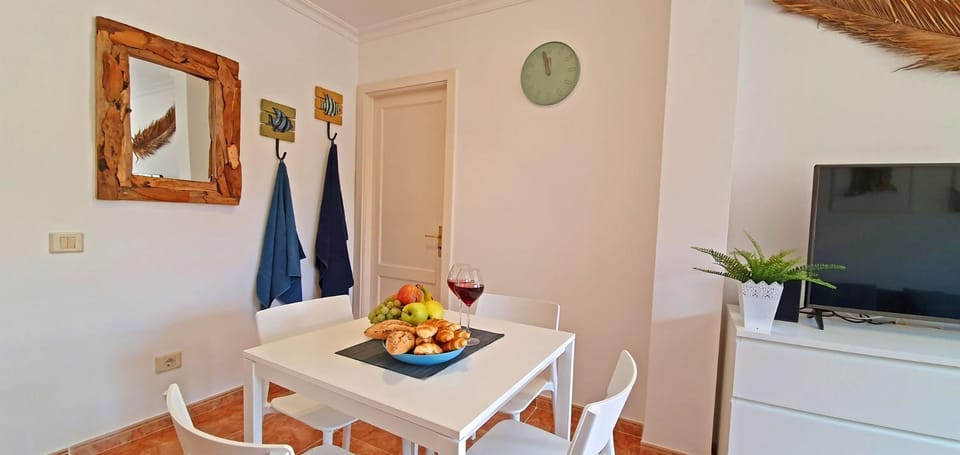 TV and multimedia, Dining area