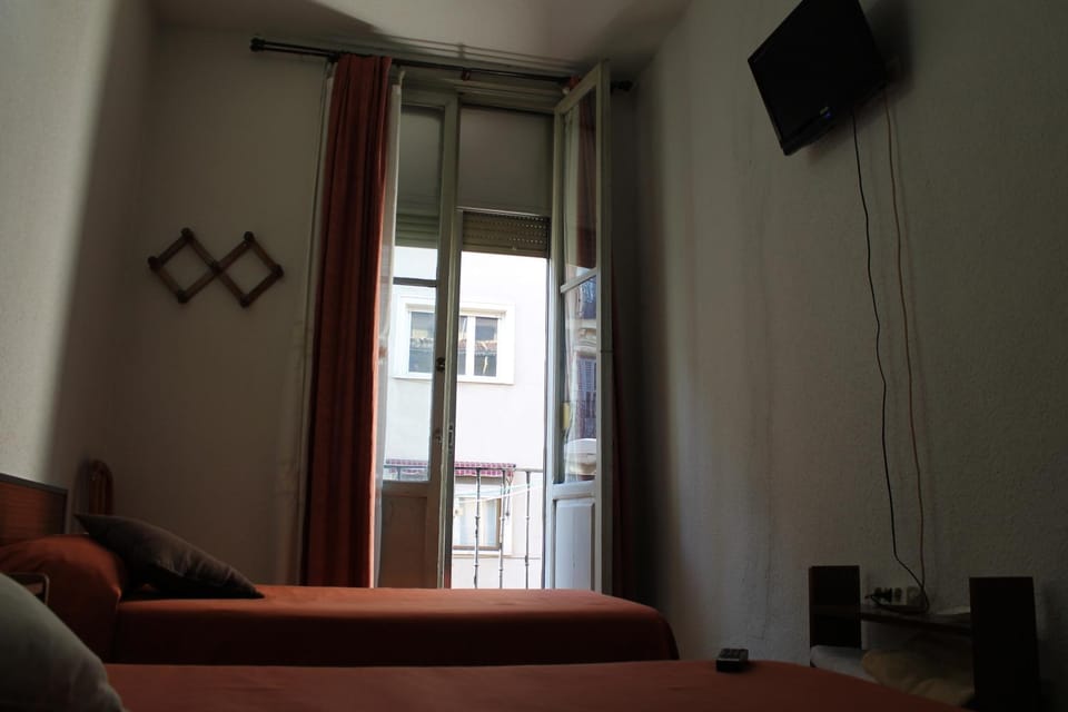 Day, Photo of the whole room