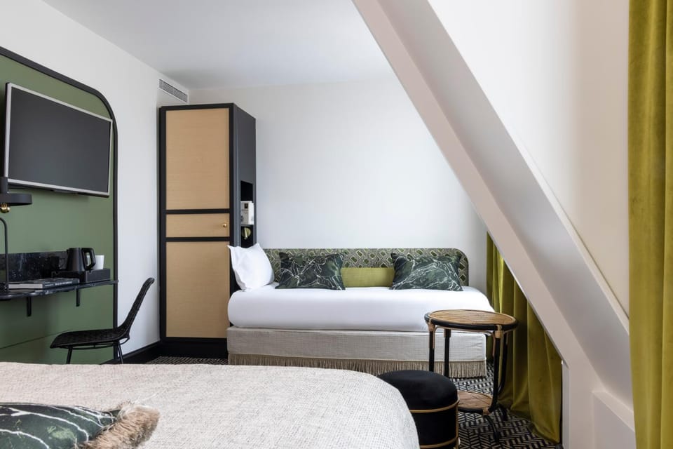 Seating area, Bedroom