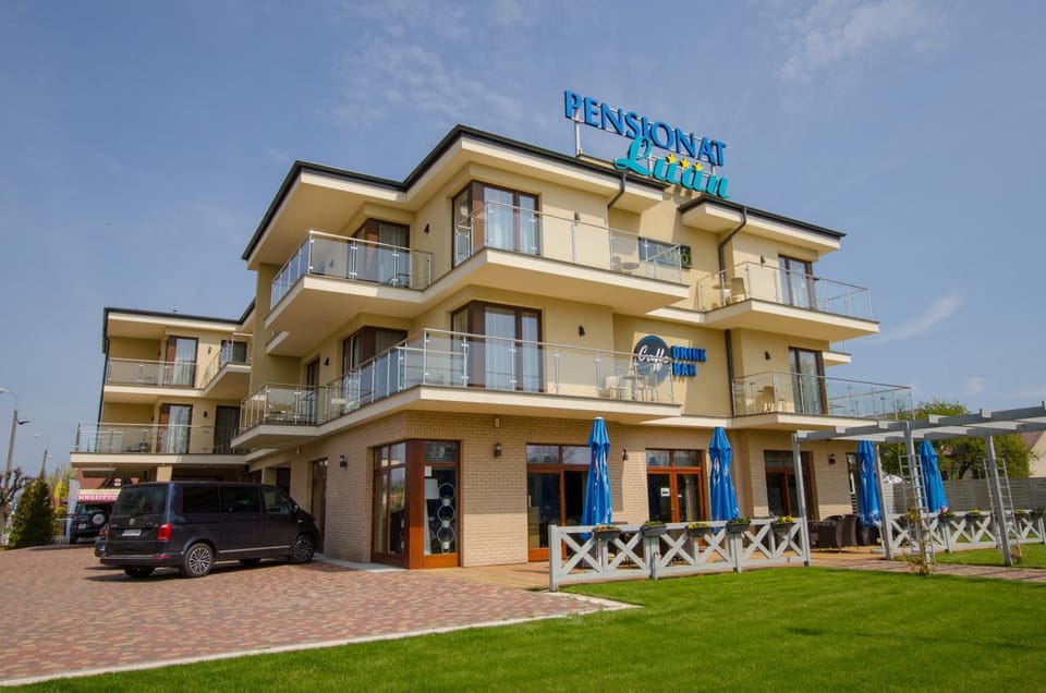 Property building, Day, Location, Parking