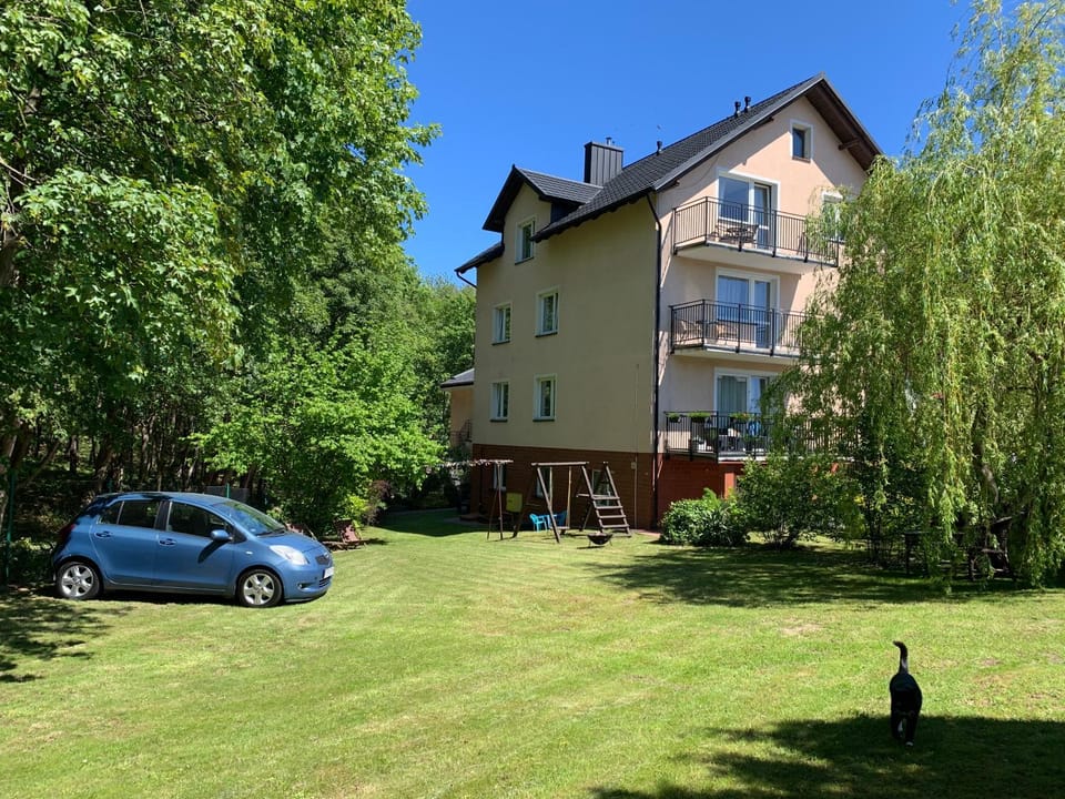 Property building, Garden, Parking
