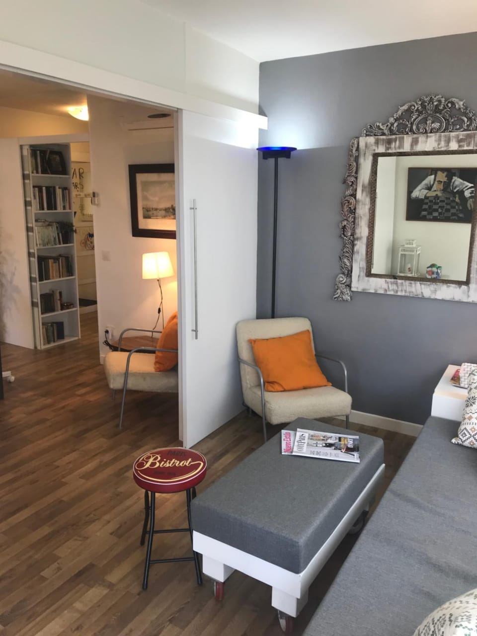 Living room, Seating area
