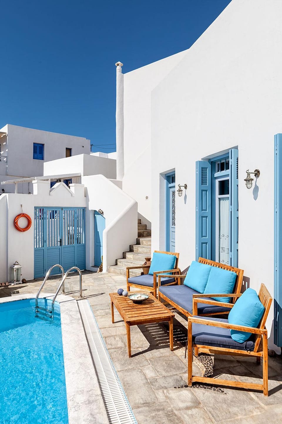 Seating area, Pool view, Swimming pool
