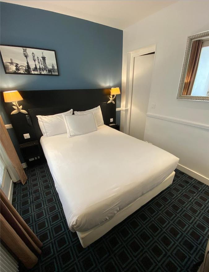 Bed, Photo of the whole room