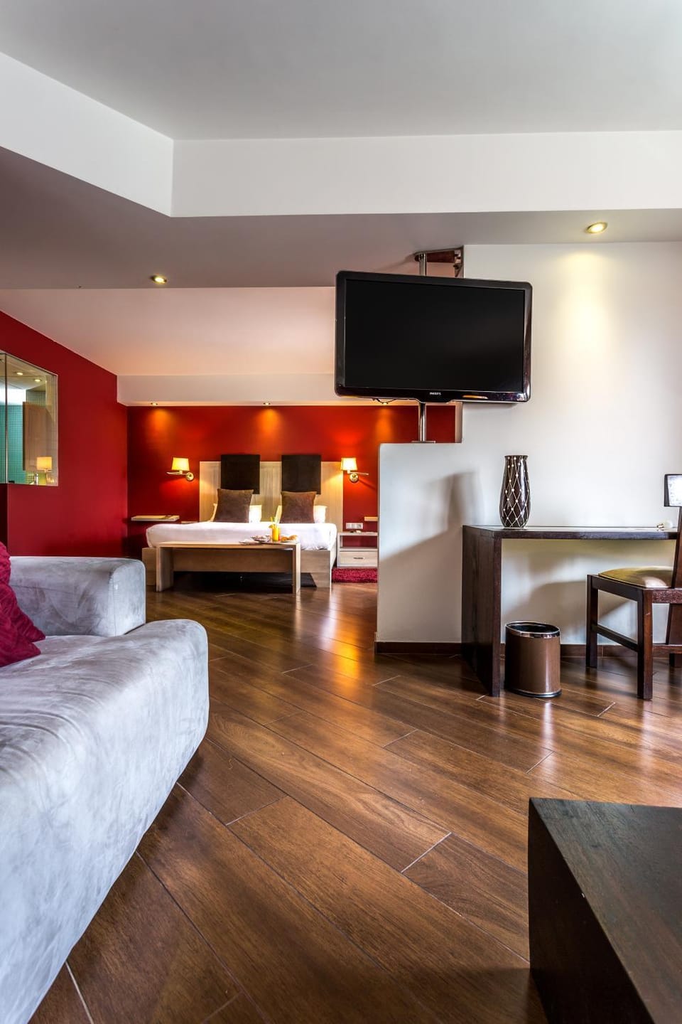 Photo of the whole room, Decorative detail, Bedroom