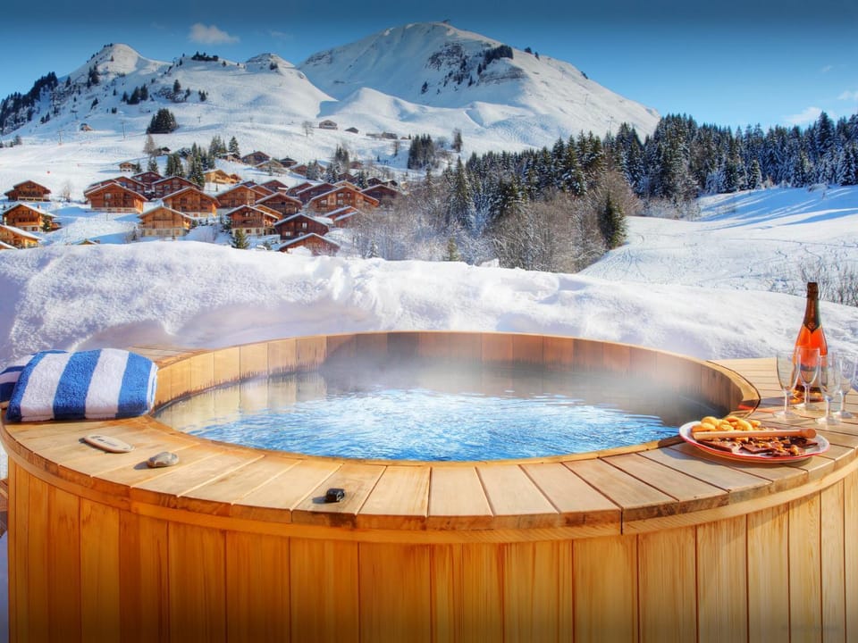 Winter, Hot Tub