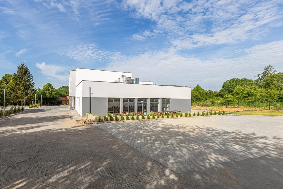 Property building, Neighbourhood, Banquet/Function facilities