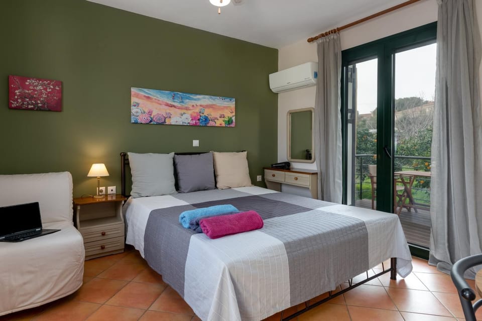 Bed, Bedroom, air conditioner