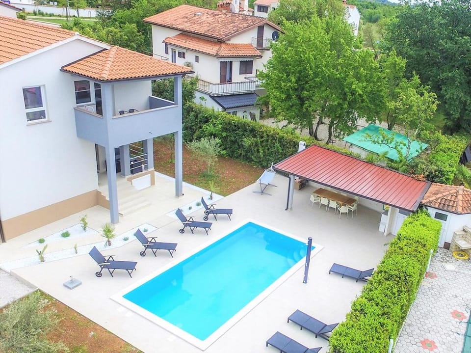 Property building, Swimming pool